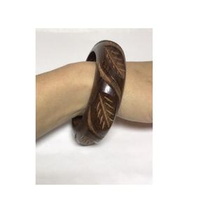 Brazalete de madera personalizado, diseño de madera natural colorido, redondo, tamaño personalizado, pieza de diseño tallado - Product Image 2