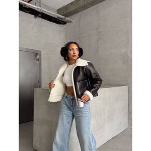 Chaqueta de Mujer TOPSHOW con Cierre, de Cuero Sintético Laminado - Prenda Exterior Elegante de Poliuretano y Poliéster en Color Negro para Venta al Por Mayor - Product Image 2