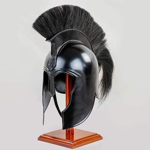 Casque en métal de fabrication fiable pour l'affichage et la décoration, avec des détails faits à la main et une inspiration historique - Product Image 5