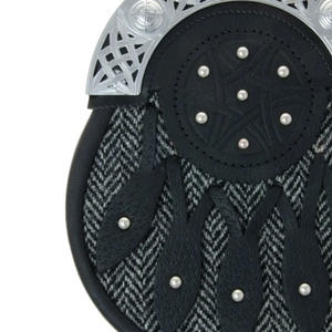 Sporran avant en fourrure fait à la main classique pour kilts écossais tenue culturelle traditionnelle et sacs Sporran formels des hauts plateaux à vendre - Product Image 3