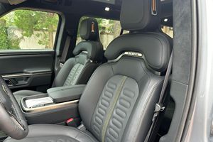 Rivian R1S Adventure Edition 2024 Usado - Product Image 5