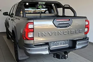 HI-LUZ 2.8 D-4D Invincible 2021, 4x4, ACC, Barra Antivuelco, AHK, Bajo Kilometraje, Motor en Buen Estado, Transmisión Automática, Luces LED, Listo para Enviar - Product Image 5