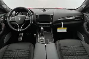 USADO LHD/RHD 2022 MASERATI LEVANTE TROFEO - Product Image 4