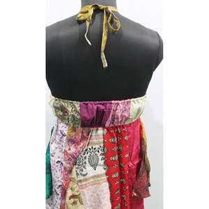Blusa Boho Hippie Hecha a Mano con Parches de Sari Indio de Seda, con Cuello Halter y Tela de Satén, Estilo Retro - Product Image 3