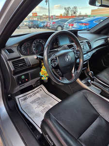 Voiture d'occasion abordable, Ho-n-da Acc-ord Sp-ort Spe-cial Edi-tion LHD 2017 - Product Image 2