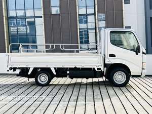 2026 pour Dyna 200 Diesel Turbo Manuel Sièges en Cuir Alliage d'Aluminium R17 Camion - Product Image 5