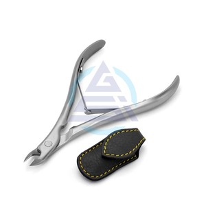 Outil de manucure en vrac, coupe-cuticules professionnel standard, acier inoxydable, coupe-cuticules aiguisé dans un étui en cuir - Product Image 1