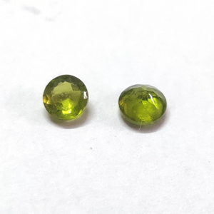 พลอยเทียมเจียระไนแบบหลวมสีเขียว8ชิ้น5มม. 4.75cts รูปทรงกลม $เรา4.75 - Product Image 2