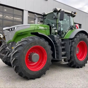 Fendt 1050 Vario equipado con configuraciones personalizables para tareas de campo y transporte - Product Image 1