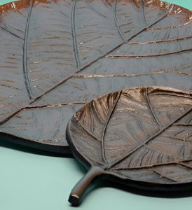 Vaisselle de table pour plateau de service à feuilles rondes en métal fait à la main Vaisselle de taille personnalisée en gros pour table de restaurant Ensemble de fête et d'événement - Product Image 3