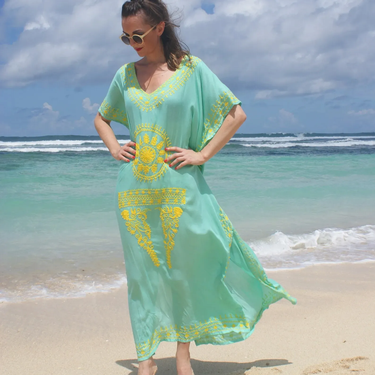 Good Quality Summer Beach Apparel Half Sleeves Floral Embroidered Work Cotton poncho short Kaftans Dress From India