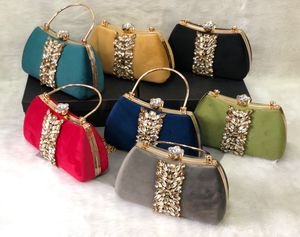 Bolso de Mano Tipo Clutch para Mujer con Diseño de Caramelo de Lycra 2024, Moderno y Portátil para Bodas, Fiestas y Eventos Nocturnos con Cadenas de Diamantes para Novia - Product Image 4