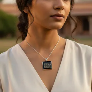 Colgante Cuadrado de Plata 925 con Ónix Negro y Detalles en Oro Rosa y Platino, Joyería de Moda Hecha a Mano para Mujer, Colgantes con Dijes de Ópalo - Product Image 1