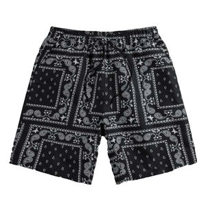 Short en polyester 100% de haute qualité pour hommes, style High Street, grande taille, respirant, avec cordon de serrage, imprimé bandana à sublimation. - Product Image 1
