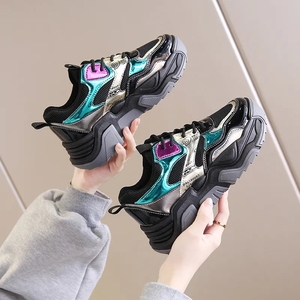 Chaussures en gros pour femmes, nouveaux modèles, chaussures de sport vulcanisées à semelle épaisse, chaussures décontractées respirantes et tendance pour femmes - Product Image 4