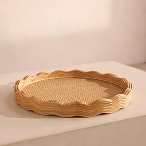 Plateau rond vintage en rotin à bord festonné, tissé à la main, plateau de service décoratif pour la restauration et la décoration de table en provenance du Vietnam - Product Image 2