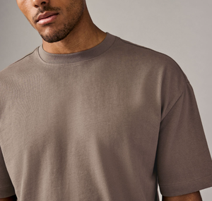 Camiseta hecha a medida OEM/ODM, ajuste clásico, transpirable, 220 gramos de peso, algodón suave, uso diario, tela lisa de gran tamaño - Product Image 6