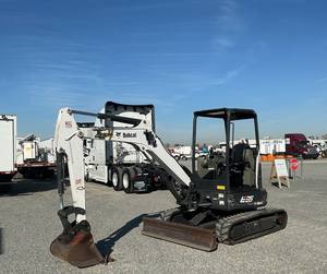 Mini-excavatrice Bobcat E50, mini-excavatrice abordable pour travaux d'aménagement paysager, de construction et de petits projets, à vendre - Product Image 3