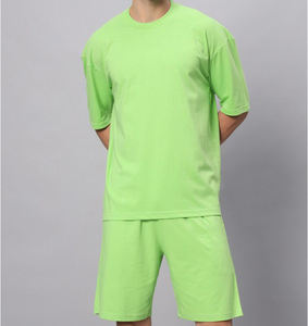 Conjuntos cortos de verano con logotipo personalizado para hombre, conjunto informal de 2 piezas con camiseta de manga corta, pantalones cortos con cordón y logotipo personalizado - Product Image 1