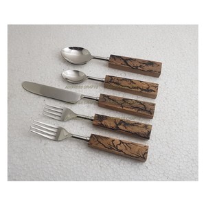 Nouveau design 18/8 ensemble de couverts en acier inoxydable résine et manche en bois ensemble de couverts de fête d'anniversaire de mariage de haute qualité et personnalisés - Product Image 3