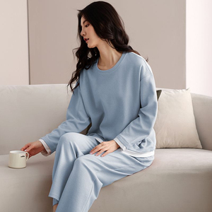 Ensemble de pyjamas de vêtements de nuit de luxe pour femmes 100% coton Texture gaufrée personnalisable à manches longues solide doux cordon de serrage printemps avant - Product Image 2