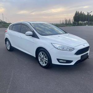 <span class=keywords><strong>2018</strong></span> <span class=keywords><strong>Ford</strong></span> <span class=keywords><strong>Focus</strong></span> Transmission automatique 1.6L Hatchback blanc voiture d'occasion - Product Image 3