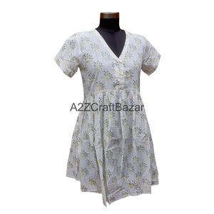 Robe courte à manches courtes en coton 100% pur, écologique, respirante, à séchage rapide, à imprimé floral, fabriquée à la main en Inde - Product Image 4