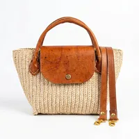 Tas Selempang Bohemian Wanita dari Bahan Rafia dengan Penutup Kulit, Tas Jinjing Portabel Musim Panas, Warna Beige Solid