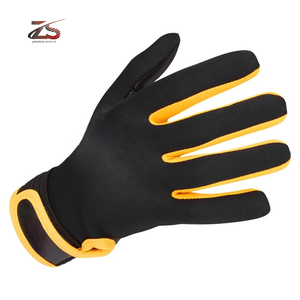 Guantes de fútbol gaélicos de látex ligeros y personalizables, cuero de ajuste cómodo de alta calidad para uso en exteriores para porteros - Product Image 5
