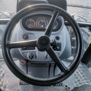 Tracteur à 4 roues motrices avec cabine entièrement fermée, boîte de vitesses, moteur Mitsubishi 90 CV, tracteur utilitaire pour vergers, pour le travail du sol et les travaux de champ - Product Image 3