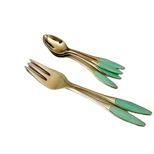 Ensemble de couverts de qualité supérieure en acier inoxydable avec poignée peinte en vert, parfait pour les mariages élégants et les fêtes élégantes - Product Image 1
