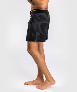 Shorts de boxe MMA personnalisés pour hommes avec tissu léger, séchage rapide et design extensible pour l'entraînement aux arts martiaux - Product Image 5