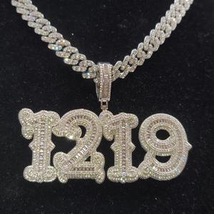 VVS Moissanite Iced out Hip Hop Round & Baguette Cut Diamond Jewelry para hombres y mujeres 925 Sterling Silver - Product Image 2