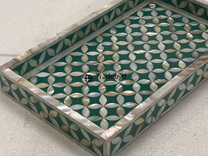 Bandeja decorativa hecha a mano con incrustaciones de fregona elegante Tradebyd para mesa de centro y acento para el hogar - Product Image 4