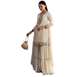 Crepe avorio Kurta Sharara Set con lavoro Zardosi elegante abito da sposa tradizionale per feste e ricevimenti - Product Image 1