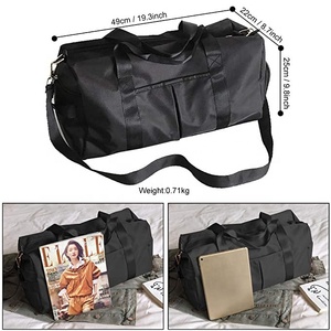 Sac de sport moderne unisexe pour adultes, imperméable, en polyester, durable, pour le football, la gym, les voyages et les accessoires sportifs. - Product Image 3