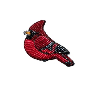 Broche de pájaro bordado con cuentas de semillas para ropa de fiesta Broche de letra inicial personalizado con cuentas con bordado de semillas - Product Image 1