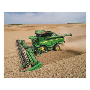 Moissonneuse-batteuse longue heure conçue pour un fonctionnement continu avec un grand réservoir diesel, des feux de travail à LED et une gestion des débris - Product Image 6