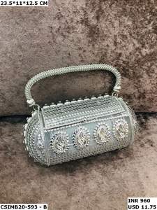 Bolso de mano de noche para mujer con elegancia de Metal radiante, impresionante fusión de estilo y artesanía para fiestas - Product Image 3