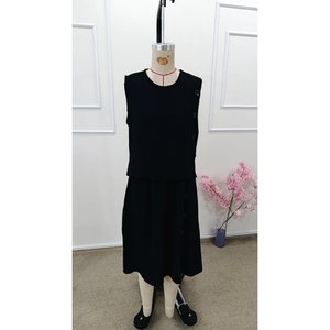 Conjunto de Dos Piezas para Mujer Jane's: Blusa Aerobin sin Mangas con Cuello Redondo y Botones y Falda Midi, Atuendo Elegante e Informal para Verano - Product Image 5