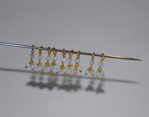 Belles perles enveloppées d'un seul fil d'aigue-marine naturelle. Gemstone Dangle1 + 3 perles de fil unique Pièces de chapelet pour la fabrication de bijoux - Product Image 3