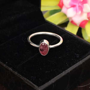 Vente en gros Bague en argent sterling 92.5 avec pierres précieuses en tourmaline rose Produit élégant en pierres précieuses en vrac - Product Image 1