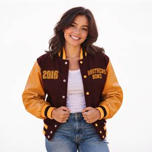 Blouson universitaire pour femme, bordeaux et or, style Letterman, color block, avec patchs lettres, col montant, boutons-pression, automne - Product Image 1