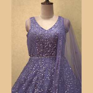 Vestido de red suave de lavanda de diseñador con bordado de lentejuelas hecho a mano Ropa de fiesta Premium para ocasiones especiales a granel - Product Image 2