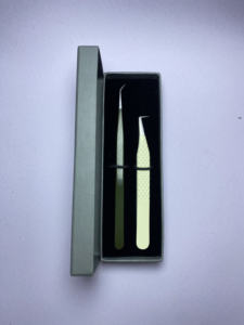 Pinzas de pestañas de acero inoxidable Premium Herramientas de precisión de volumen y aislamiento largo con textura de punta suave - Product Image 6