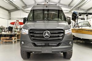 Mercedes Sprinter 2500 4x4 2021 Usada en Excelentes Condiciones ~510 Millas, 4WD, Turbodiésel V6, Camper Totalmente Equipada para Viajes Fuera de Carretera - Product Image 1