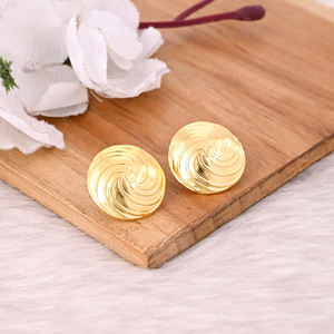 คุณภาพสูงทองเหลืองชุบทองต่างหูสตั๊ดธรรมดาเครื่องประดับมินิมอลสำหรับผู้หญิงของขวัญงานปาร์ตี้ผู้ผลิตขายส่ง - Product Image 3