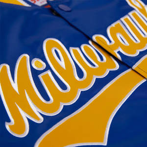 Premium Starter Brewers Chaqueta de satén para la comodidad elegante Chaqueta de cervecero de satén Ropa de arranque elegante Prendas de abrigo de cerveceros de moda - Product Image 3