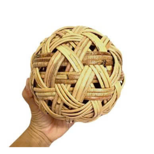 Ornement suspendu d'arbre en boule de rotin, boule de rotin en rotin naturel, style gland fait main, chaussette en rotin et décor de maison - Product Image 1