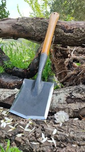 Bushcraft Gear Robusto y duradero Pala de supervivencia hecha a mano medieval Tu herramienta perfecta para sobrevivir. - Product Image 2